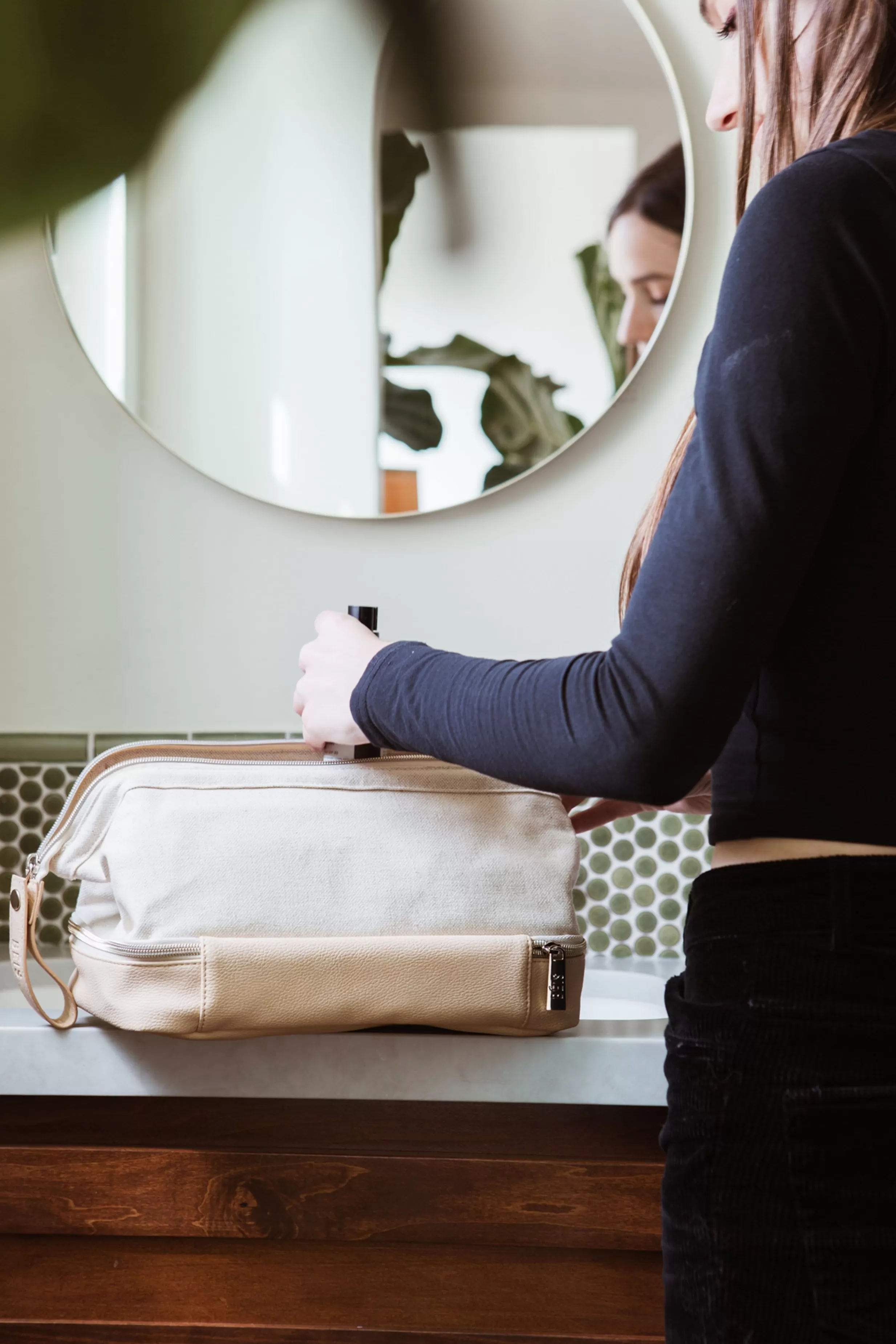 Clearance The Dopp Kit In Beige Cosmetic Bags