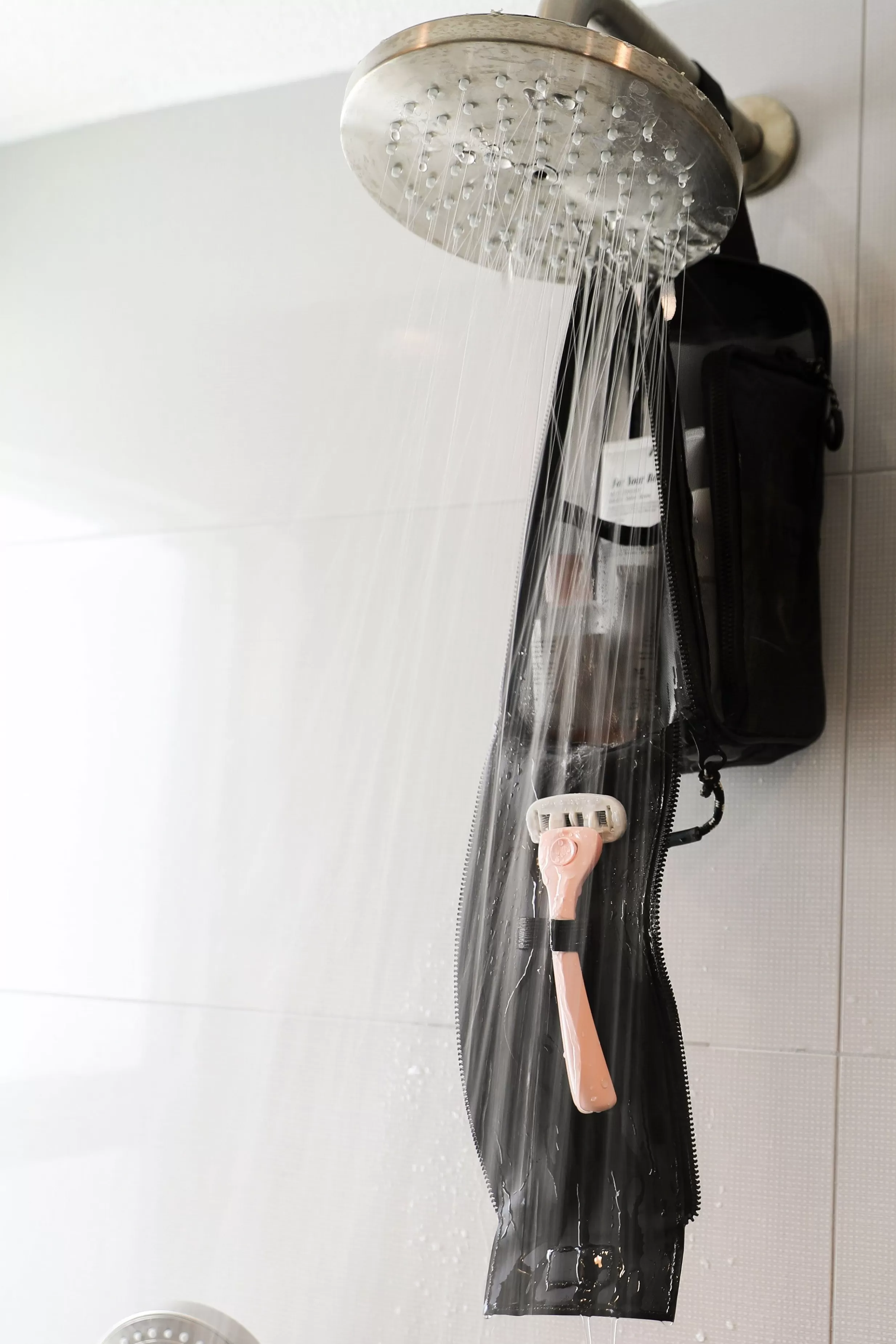 Online The Hanging Shower Caddy In Black Cosmetic Bags