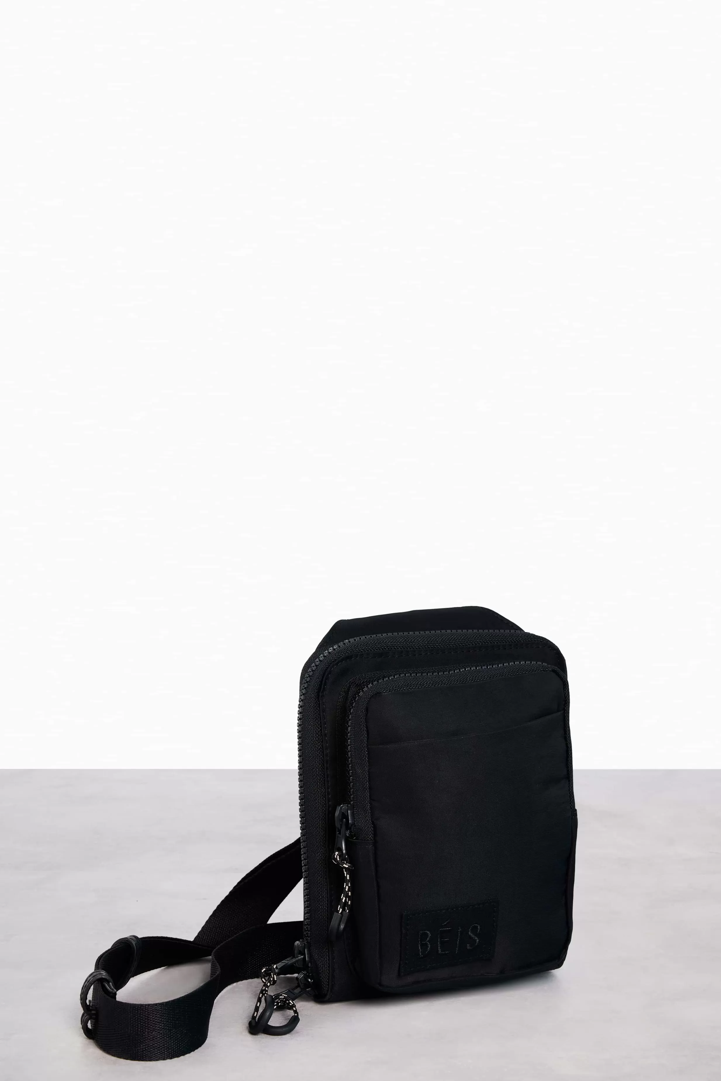 Online The Sport Sling In Black Active Bags